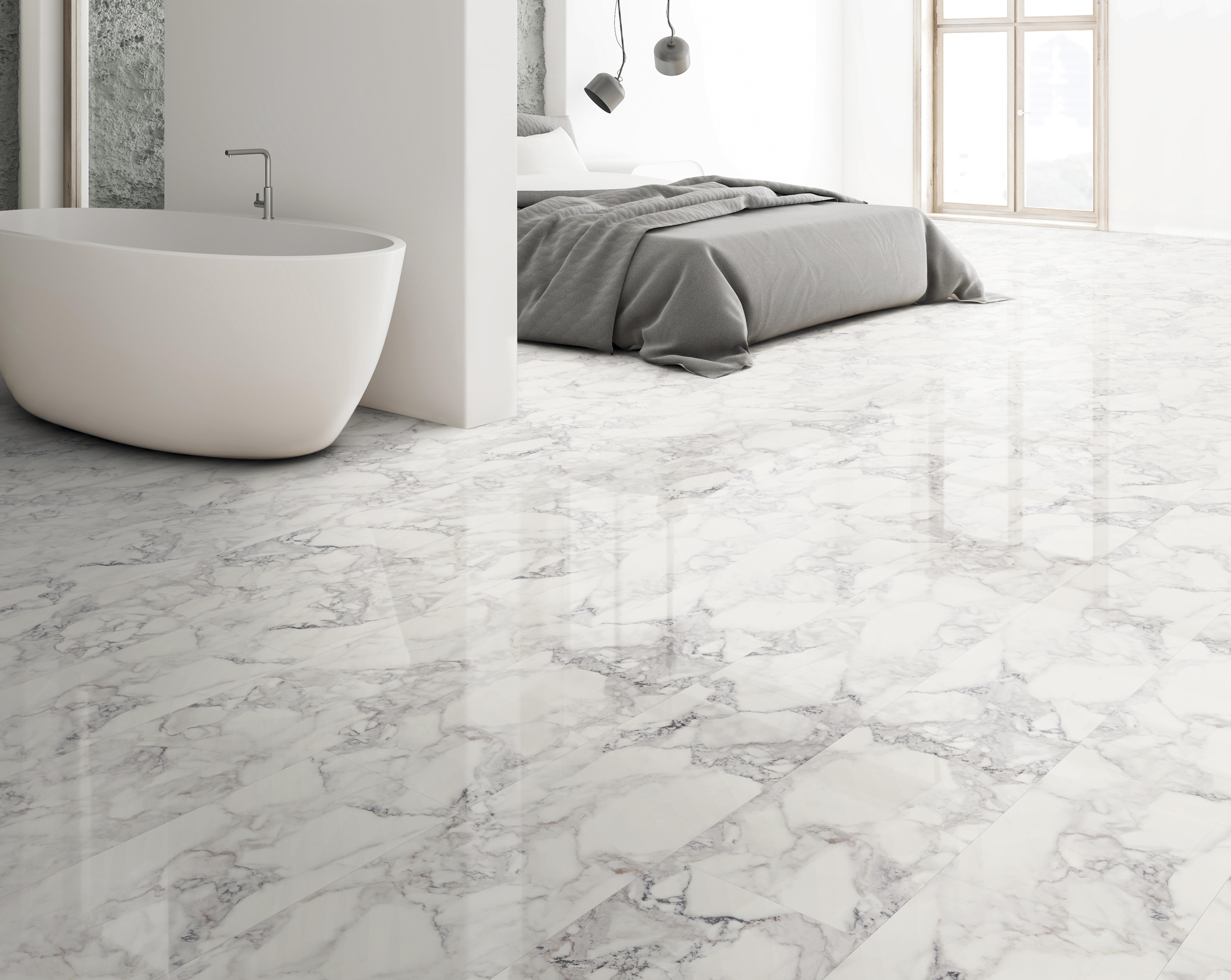 Ein Raum mit Badewanne und Bett, Boden mit Marmoroptik und grauen Adern, Wandgestaltung mit Betonoptik.
