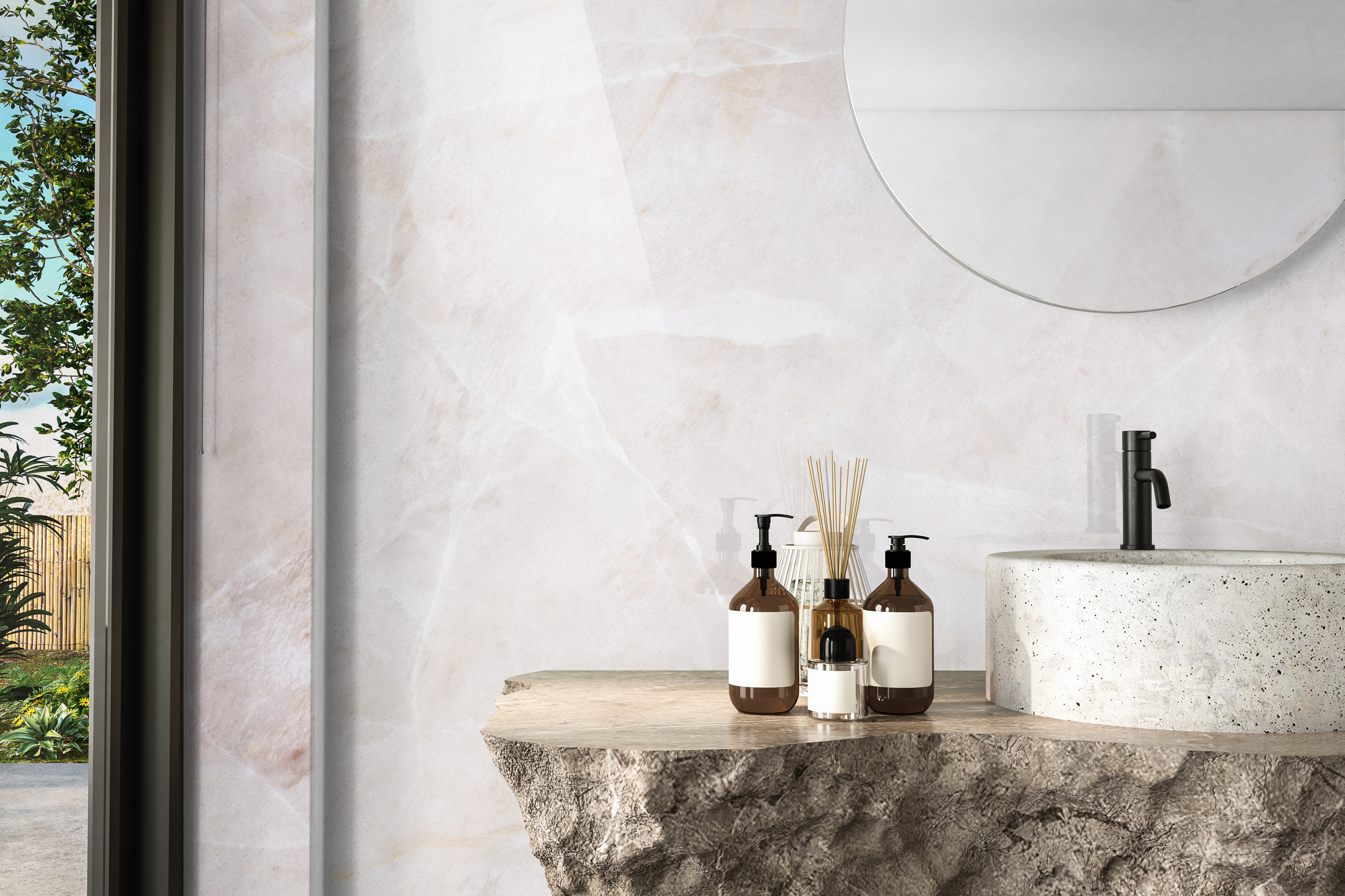 Luxuriöses Badezimmer mit Wandgestaltung in Marmoroptik und Waschbecken aus Betonoptik.